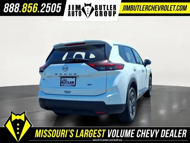 Used 2024  Nissan SV image 25