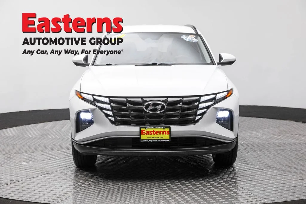 Used 2024 White Hyundai SEL image 2