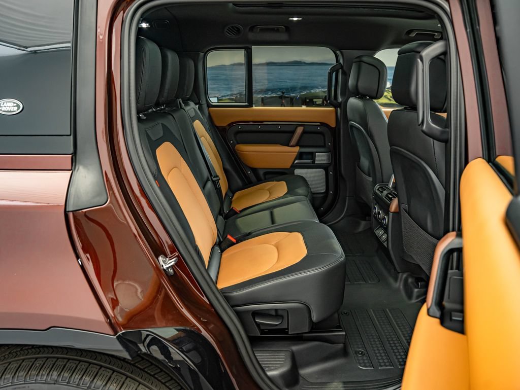 Used 2024 Sedona Red Land Rover X-Dynamic SE image 37