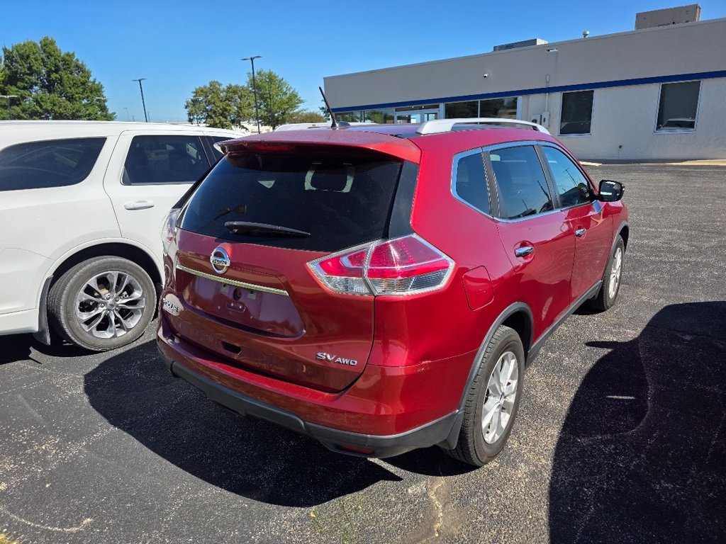 Used 2016 Cayenne Red Nissan SV image 4
