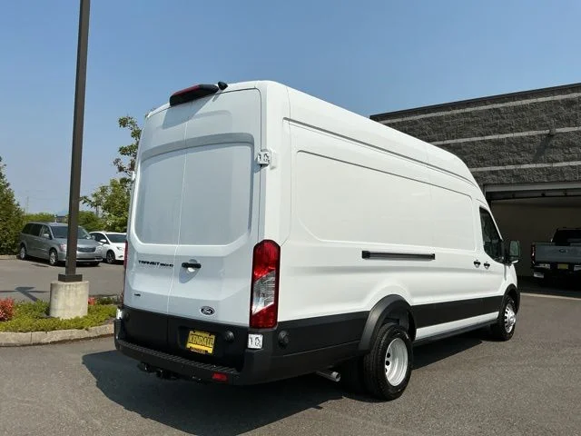 New 2026 Oxford White Ford Base image 4