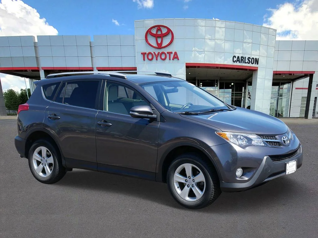 Used 2013 Toyota RAV4 XLE with VIN JTMRFREV0D5028999 for sale in Minneapolis, Minnesota
