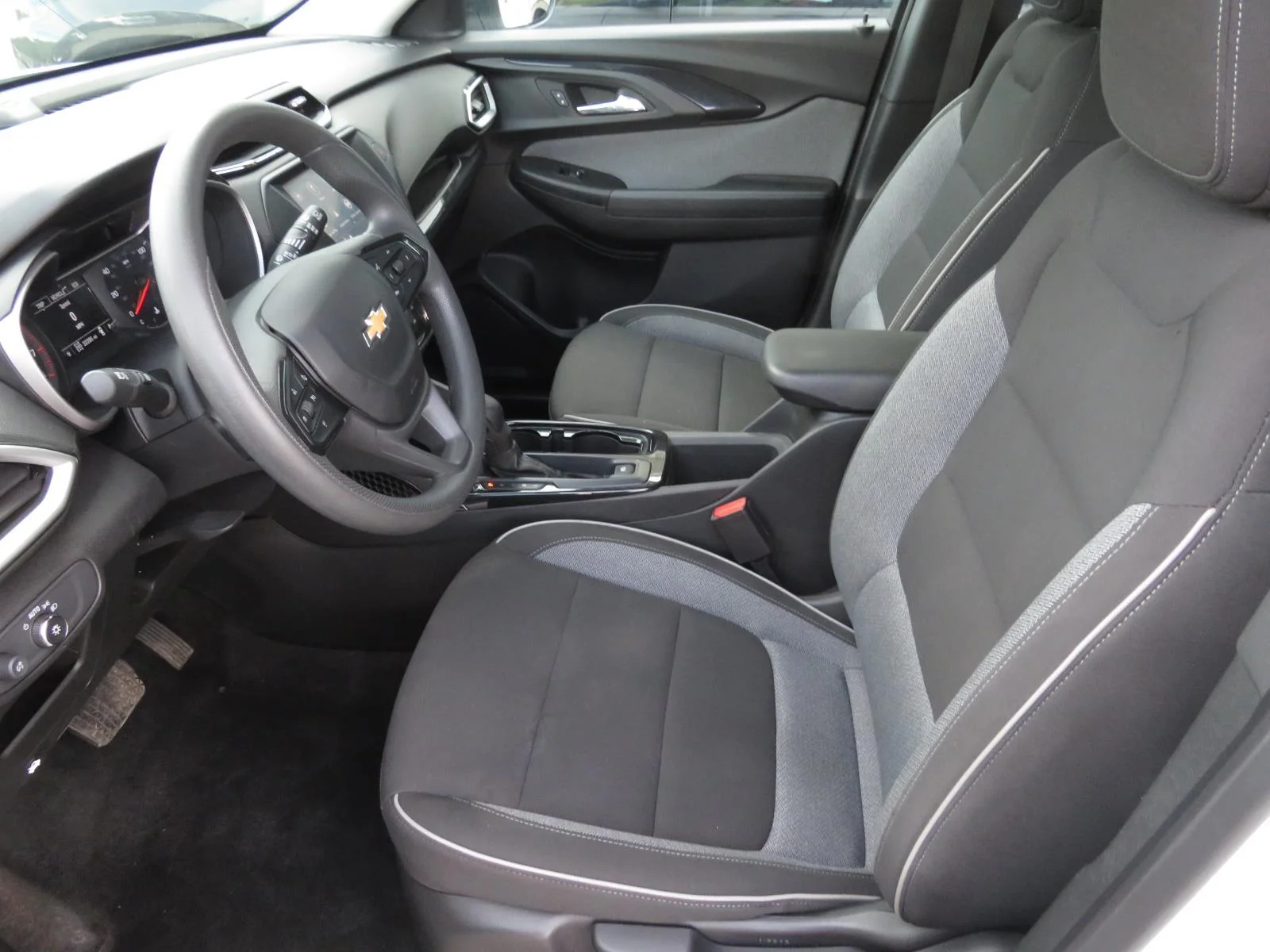 Used 2023 Summit White Chevrolet LS image 23