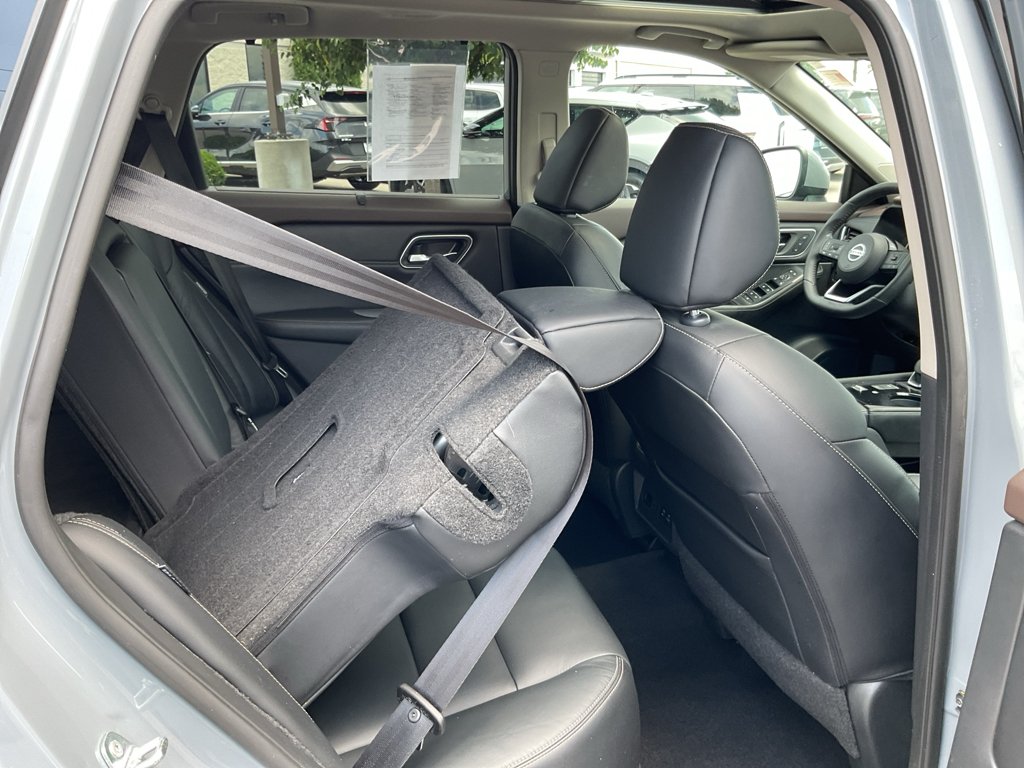 Used 2021 Boulder Gray Pearl Nissan SL image 16