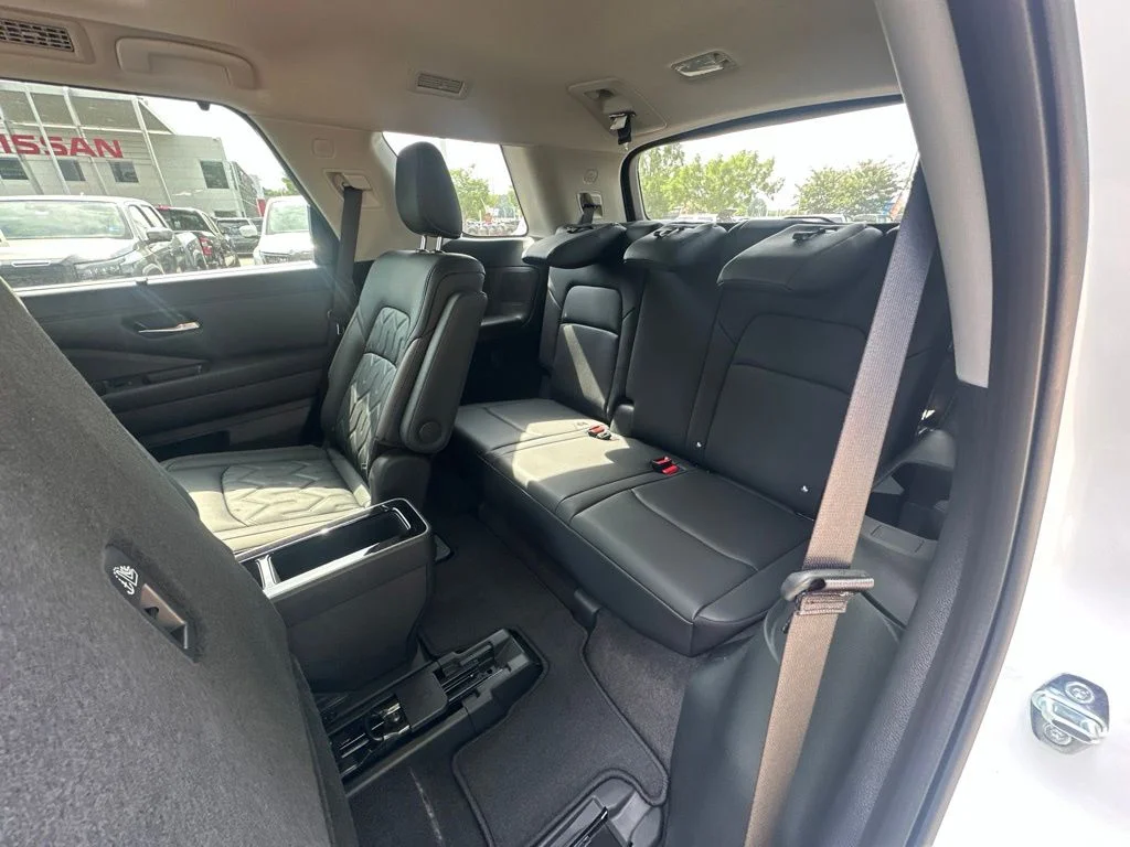 New 2026 Everest White Pearl TriCoat Nissan Platinum image 14