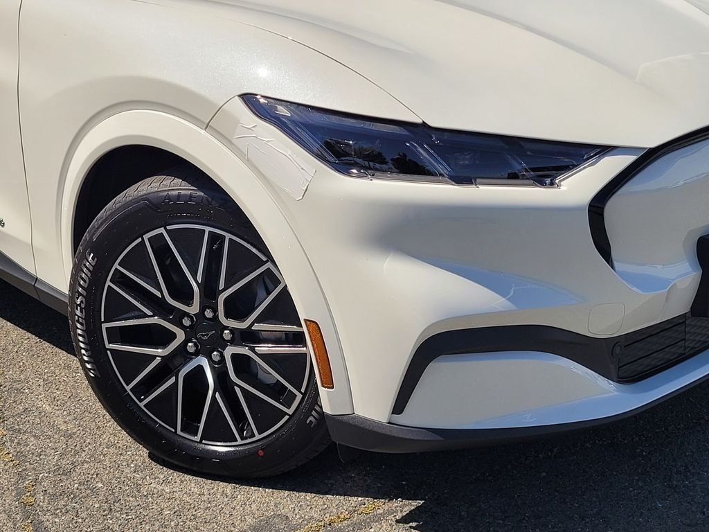 New 2026 Star White Metallic Tri-coat Ford Premium image 5
