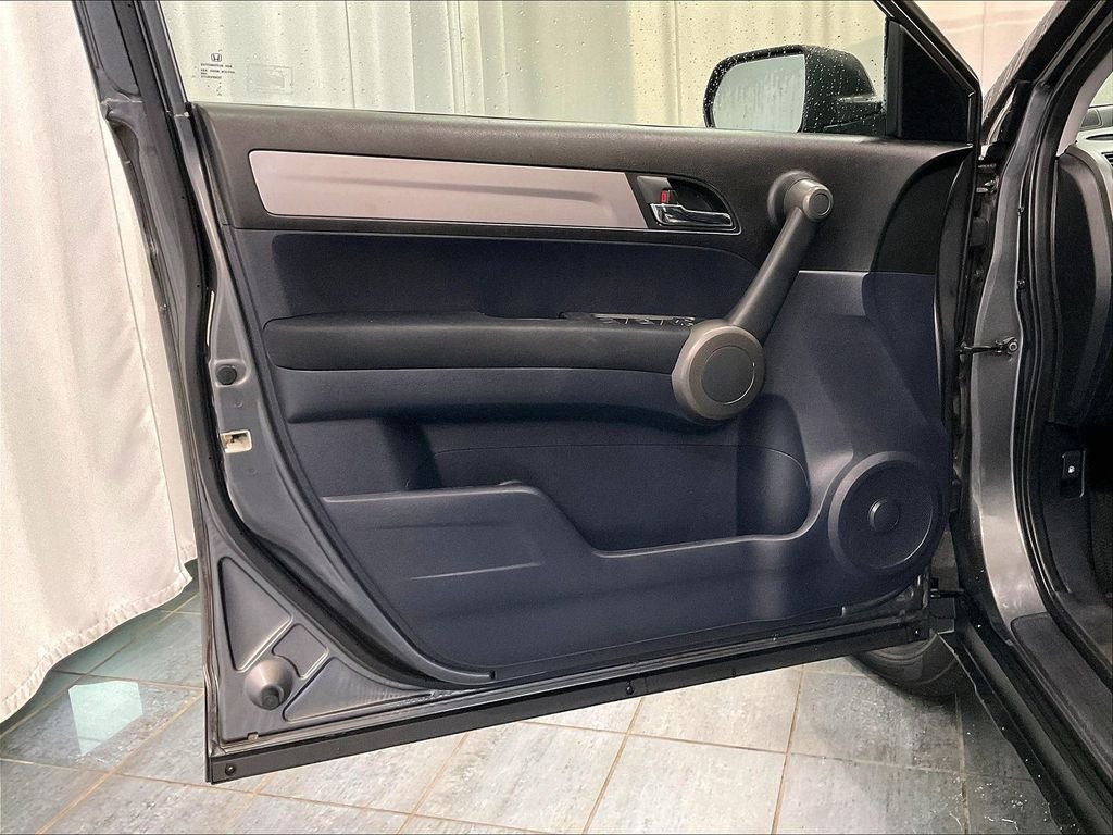 Used 2011 Gray Honda SE image 9