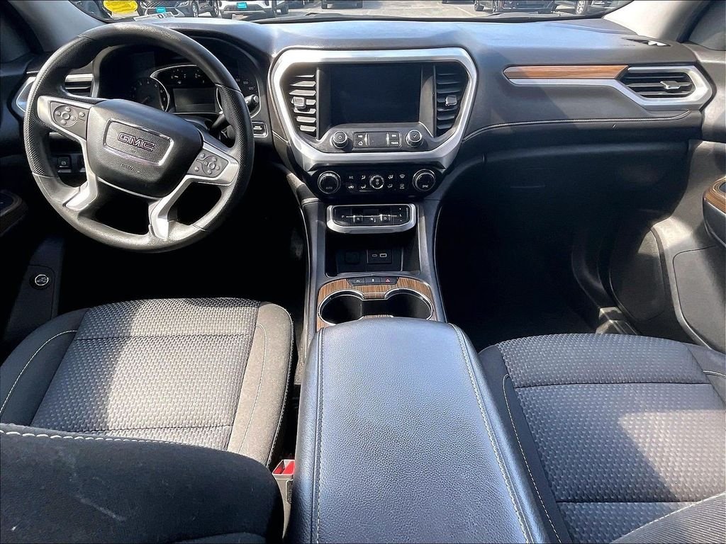 Used 2023 White GMC SLE image 22