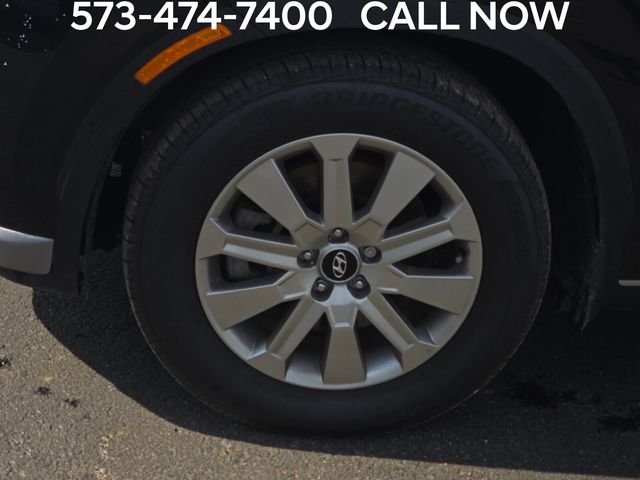 Certified Used 2025 Black Hyundai SE image 11