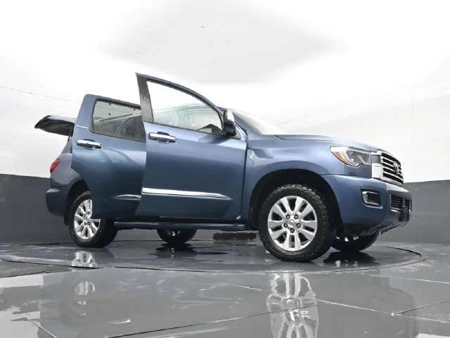 Used 2018 Shoreline Mist Toyota Platinum image 39