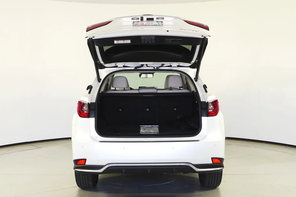 Used 2020 White Lexus 450h image 10