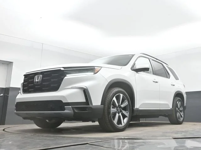 Used 2025 Platinum White Pearl Honda AWD Elite image 109