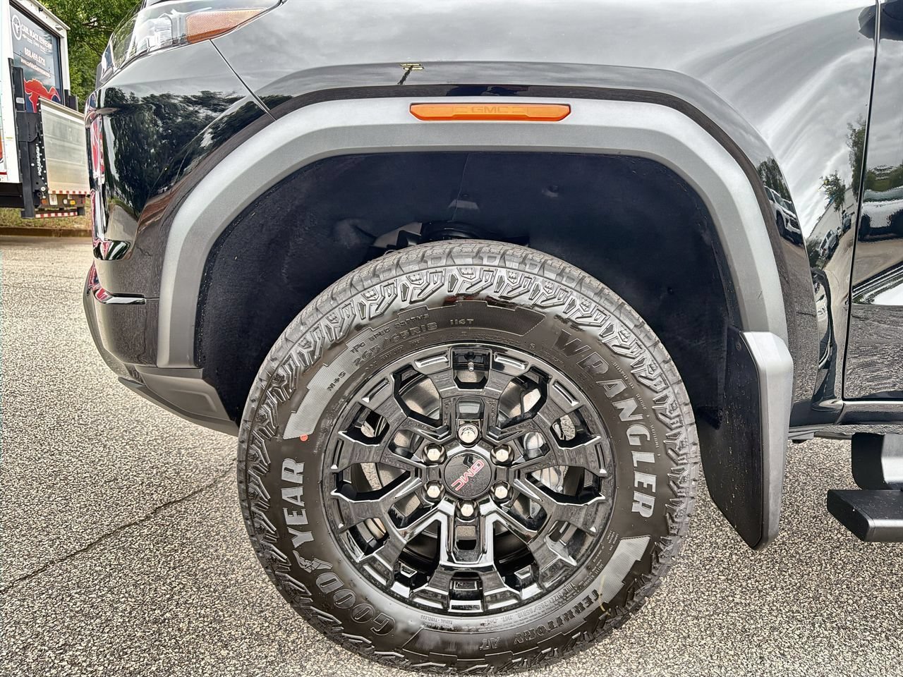New 2026 Onyx Black GMC Elevation image 28