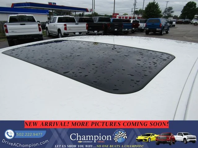 Used 2013 White Toyota XLE Premium image 7