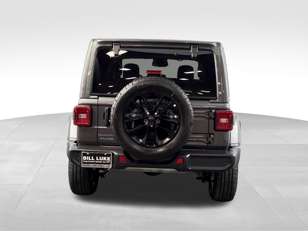 Used 2025 Crystal Metallic Jeep Sahara 4xe image 7