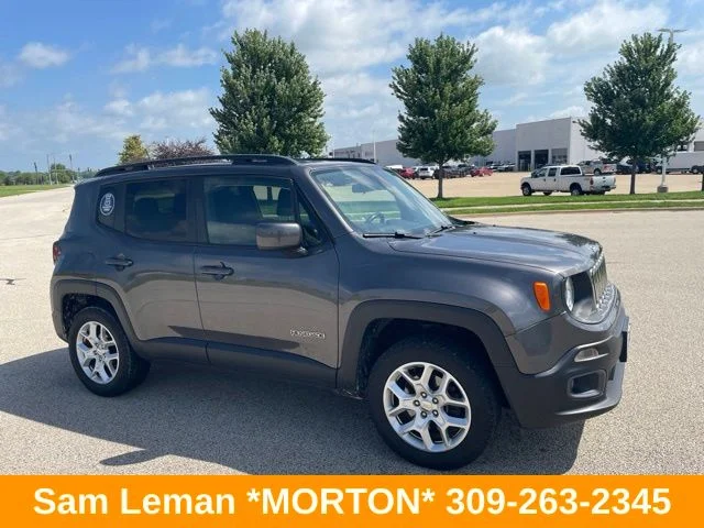 Used 2017 Gray Jeep Latitude image 1