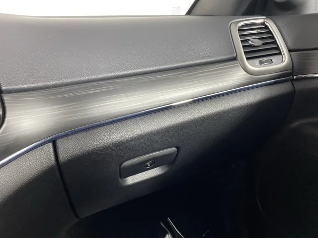 Used 2022 Black Jeep Limited image 32