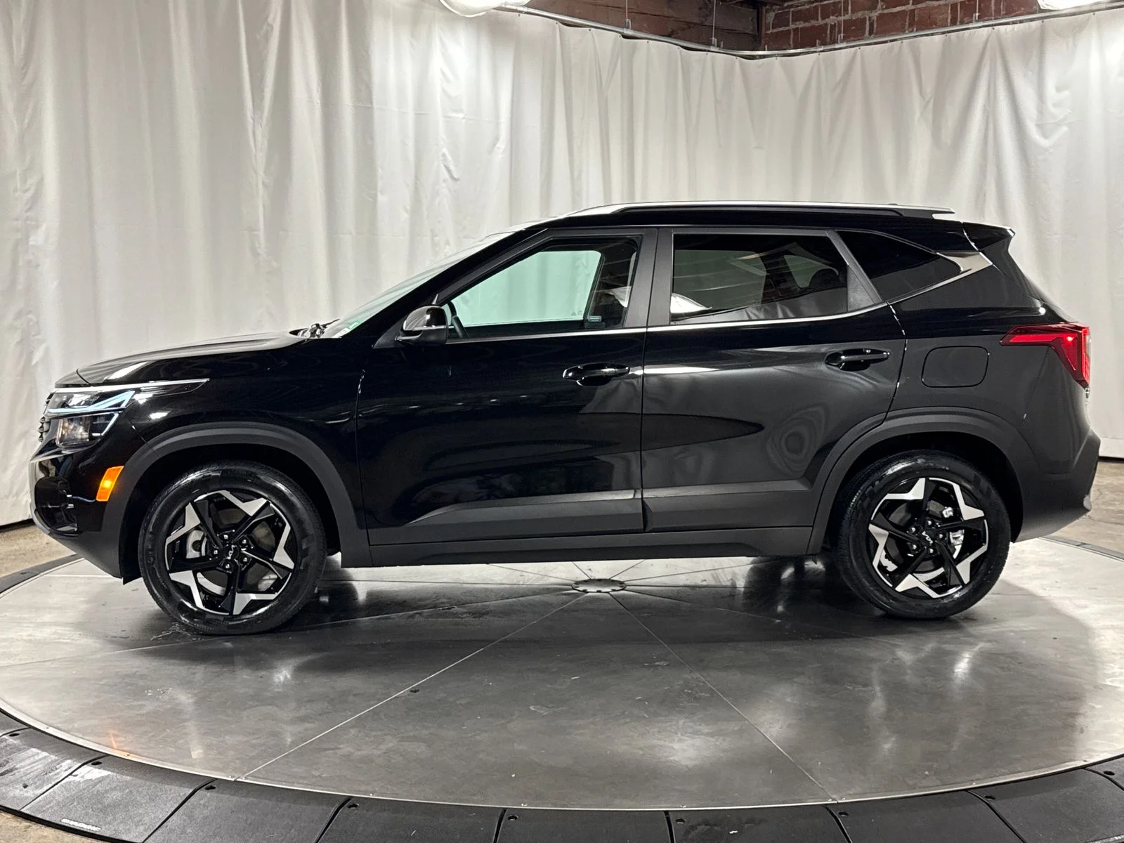 Used 2024 Black Kia EX image 8