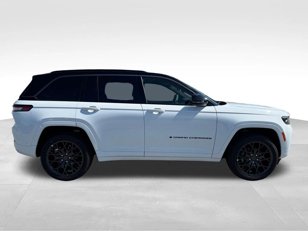 New 2026 Bright White Clear-Coat Exterior Paint Jeep Summit image 7