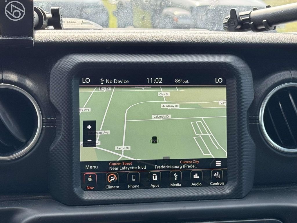 Used 2019 White Jeep Unlimited Sahara image 17