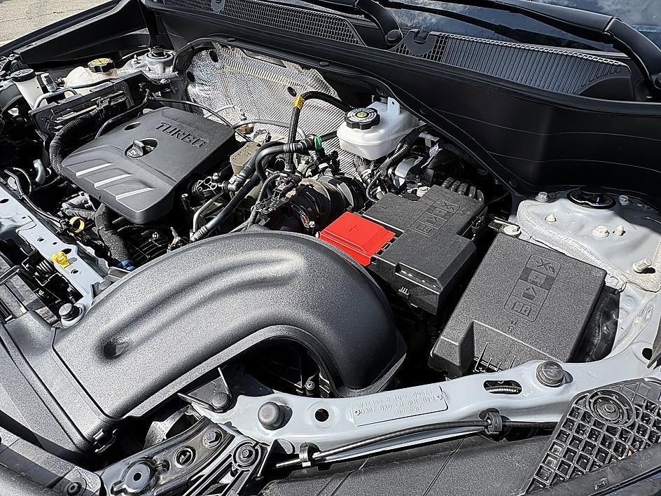 Used 2020 Satin Steel Metallic Buick Essence image 26