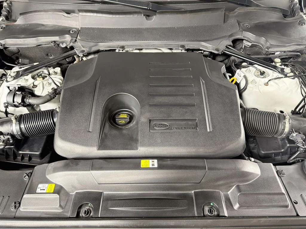 Used 2022 White Land Rover Westminster image 33
