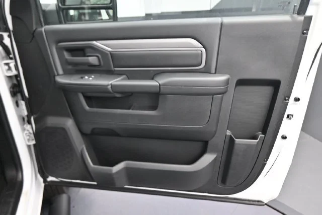 2026 RAM 3500 Chassis Tradesman - Photo 19