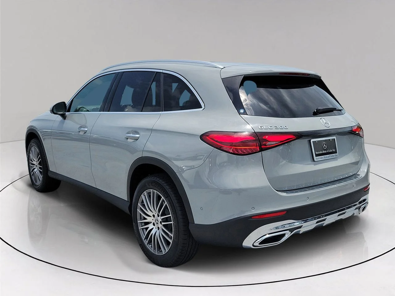 New 2026 MANUFAKTUR Alpine Grey Mercedes-Benz GLC 300 image 4