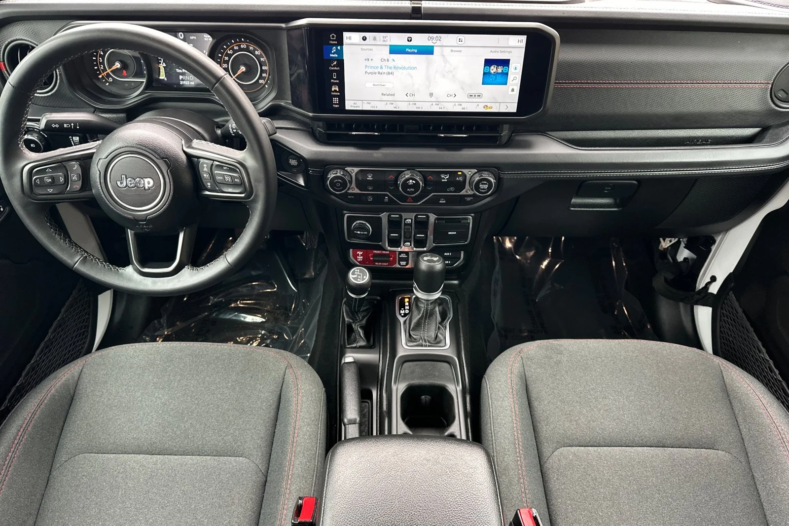 Used 2025 White Jeep Rubicon image 12