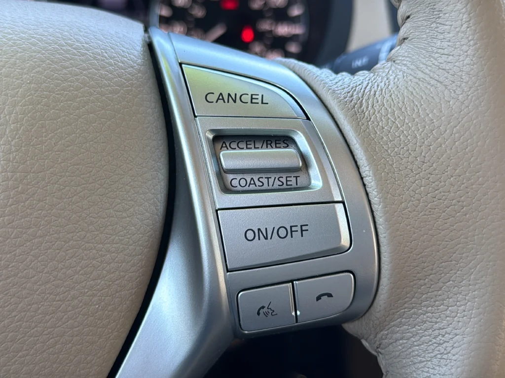 Used 2017 White Nissan 2.5 SV image 14