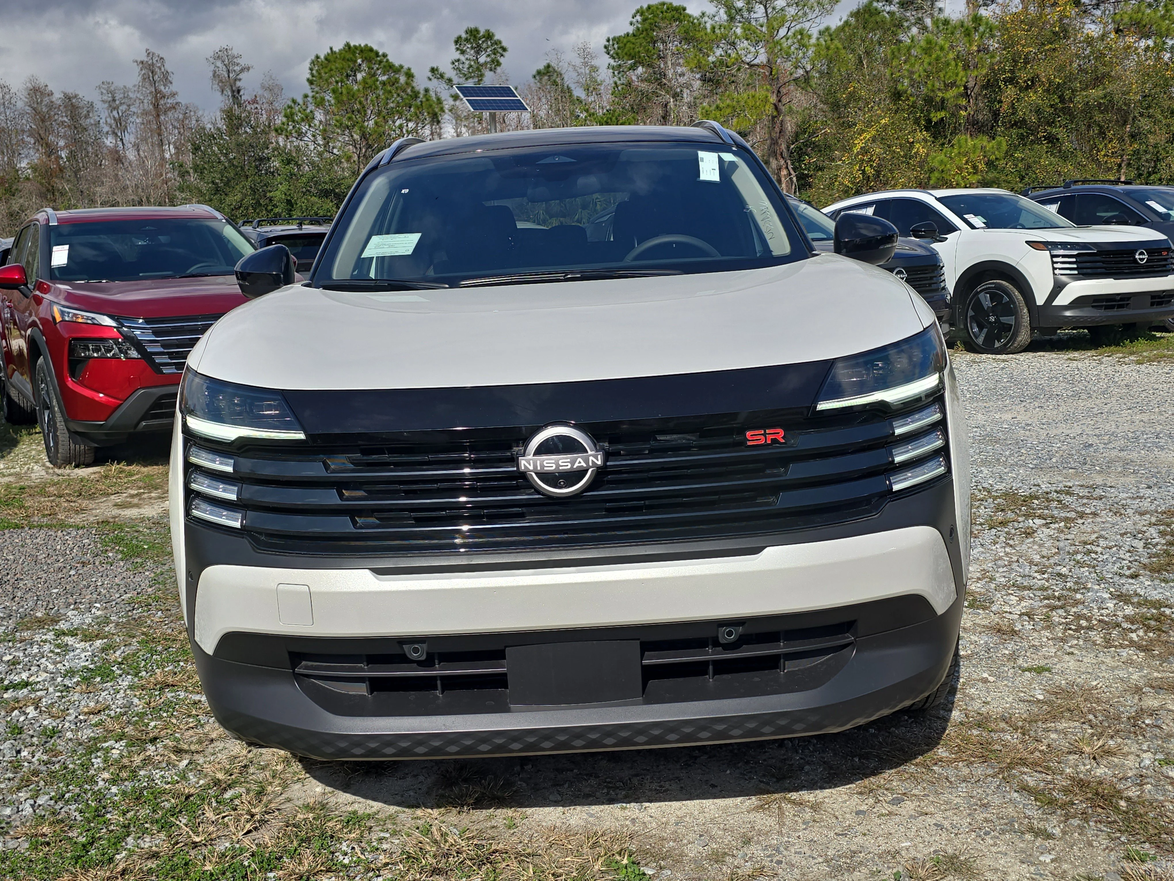 New 2026 Aspen White TriCoat / Super Black Two-tone Nissan SR image 3