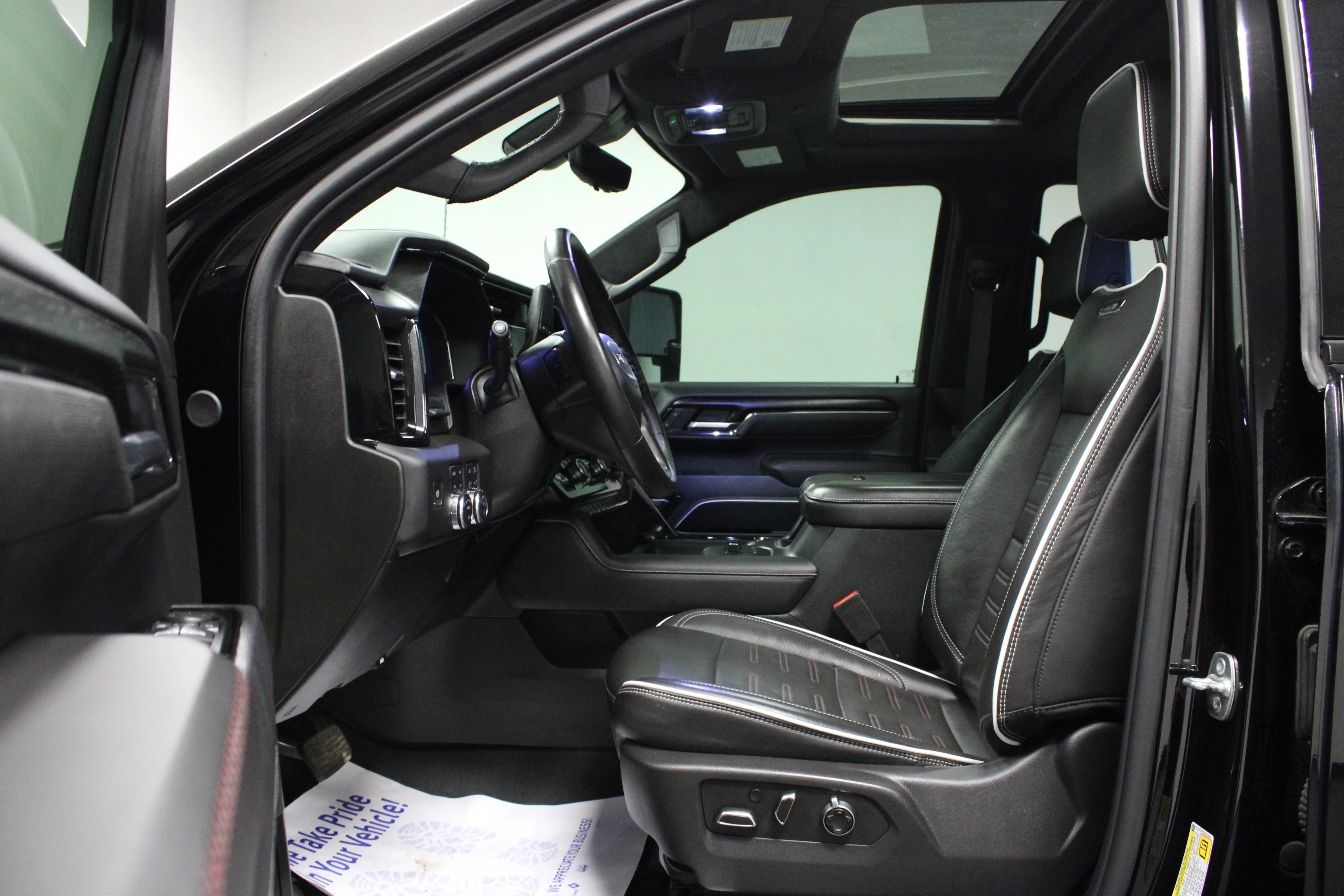 Used 2025 Onyx Black GMC AT4X image 12