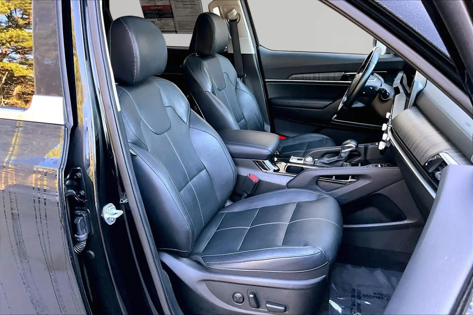 Used 2023 Ebony Black Kia EX image 9