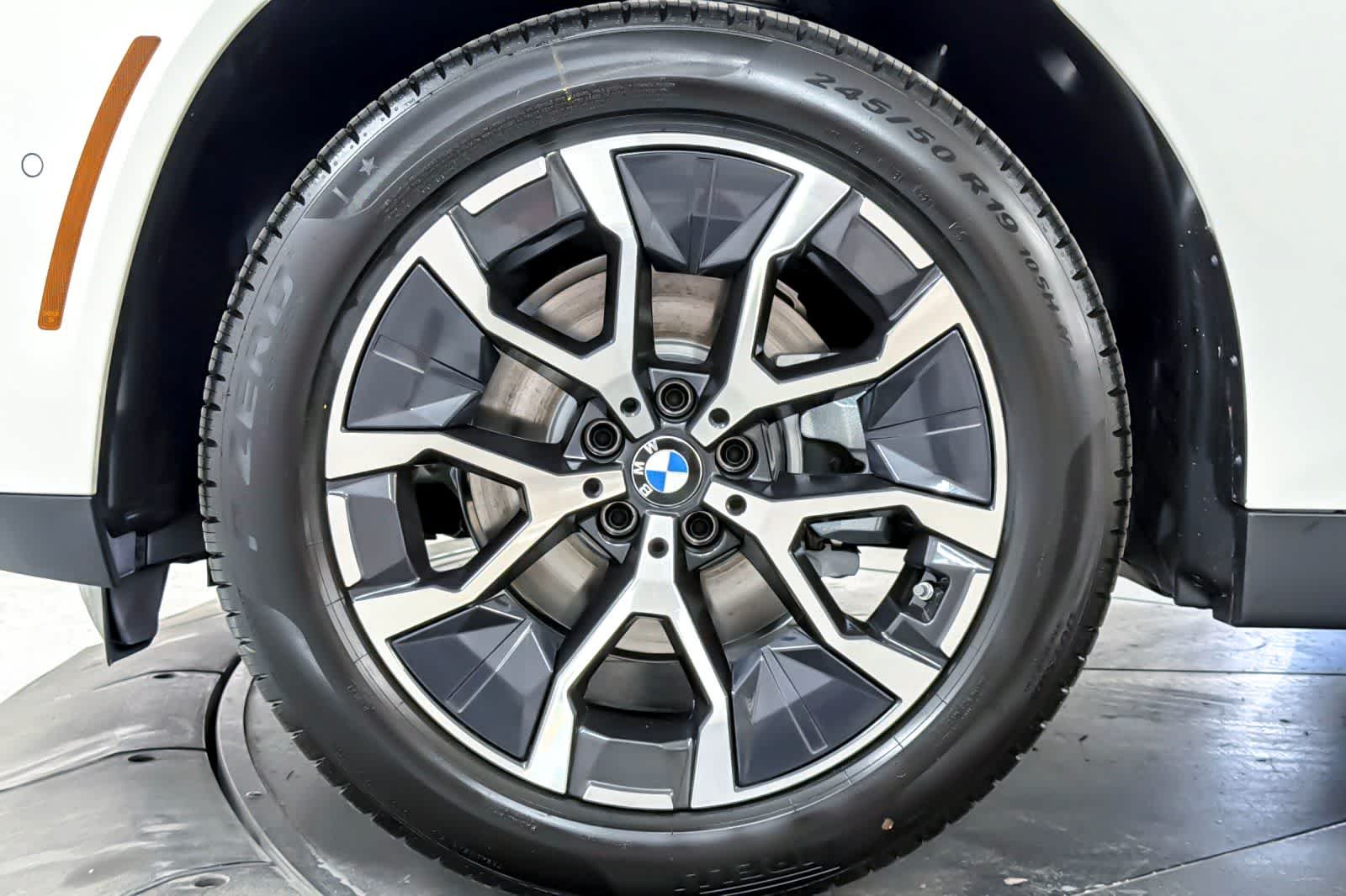 New 2026 Alpine White BMW 30 xDrive image 25