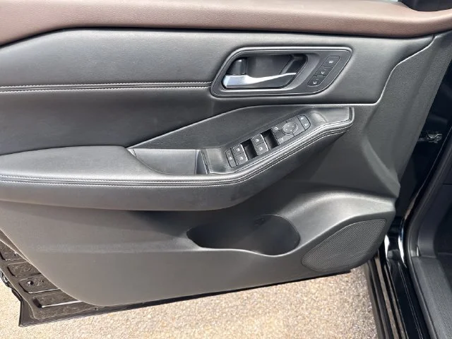 Used 2023 Black Nissan SL image 11