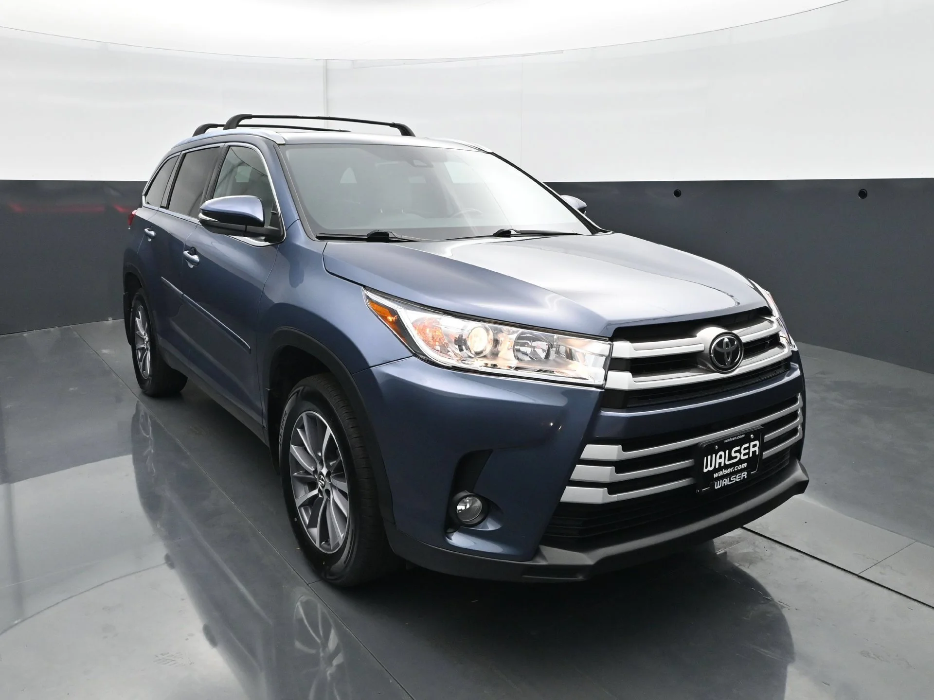 Used 2019  Toyota SE image 10