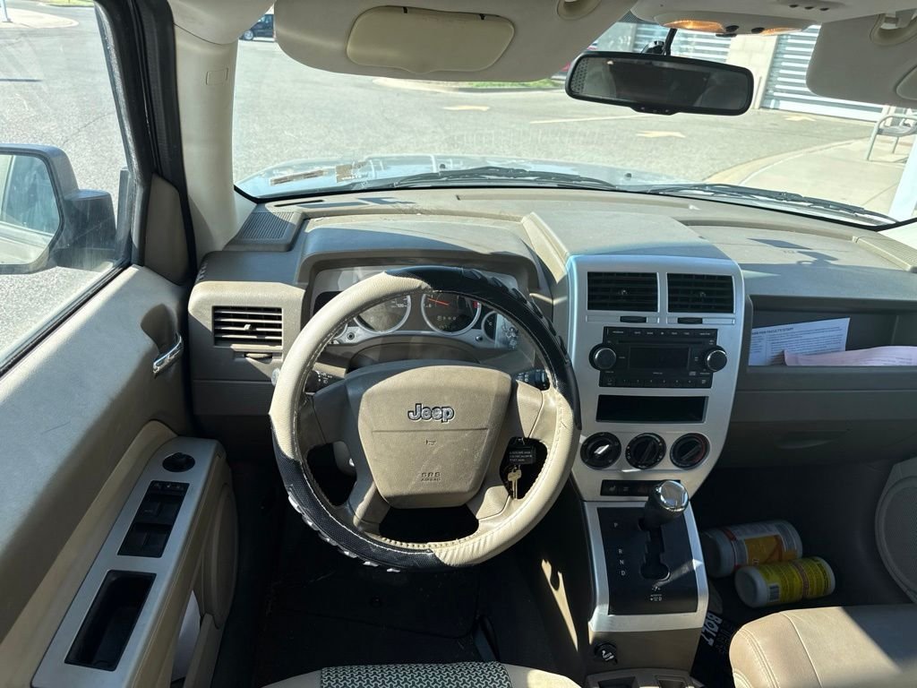 Used 2008 Beige Jeep Limited image 8
