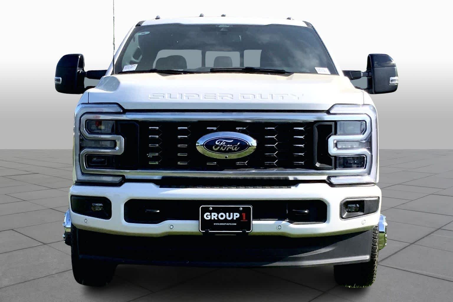 New 2026 Star White Metallic Tri-Coat Ford F-350® Platinum® image 3