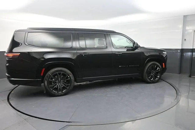 New 2026 High Gloss Black Exterior Paint Jeep Summit Reserve image 10