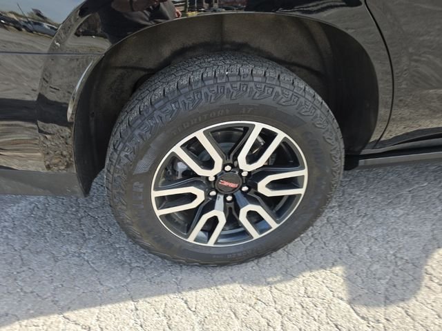 2024 GMC Yukon AT4 - Photo 10