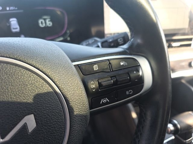 Used 2023 Black Kia X-Line image 18