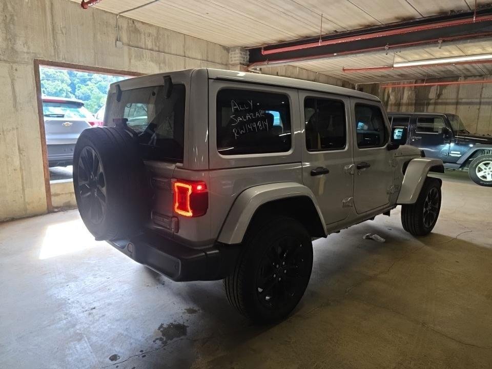 Used 2024 Silver Jeep Sahara image 4