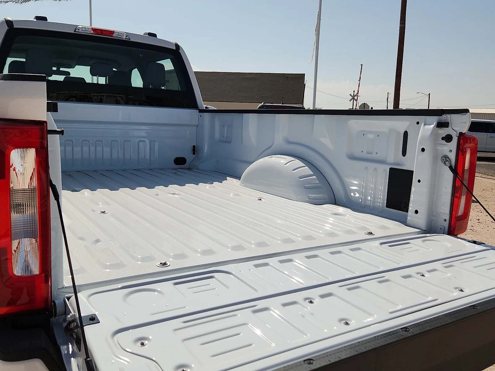 New 2027 Oxford White Ford XL image 12