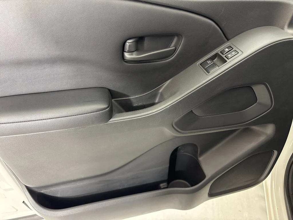 Used 2025 White Nissan S image 22