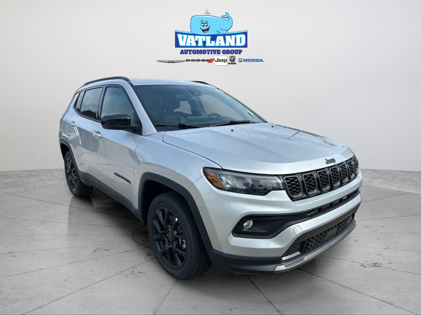 New 2026 Silver Zynith Metallic Clearcoat Jeep Latitude image 7