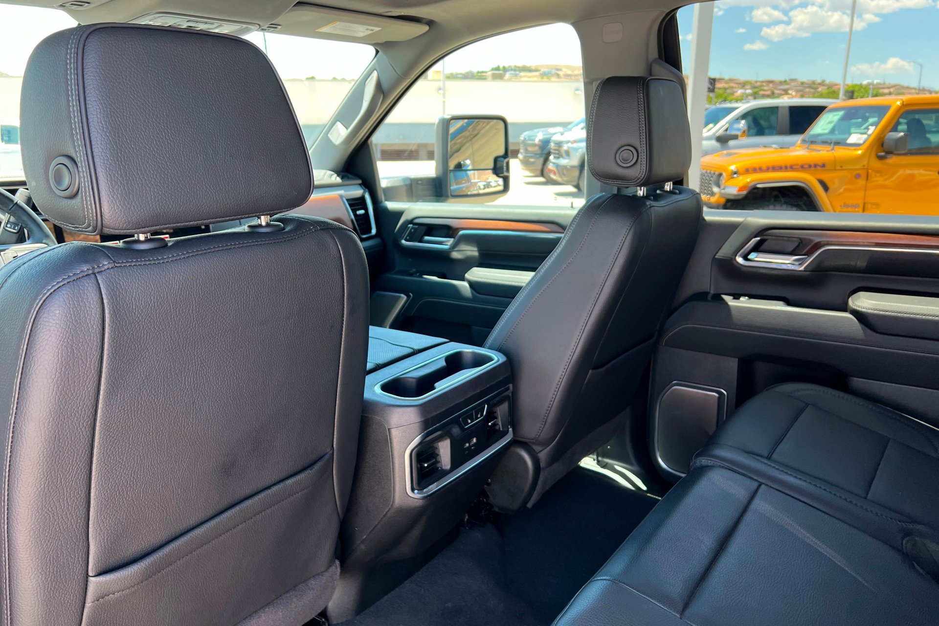 Used 2024 Onyx Black GMC Denali image 20