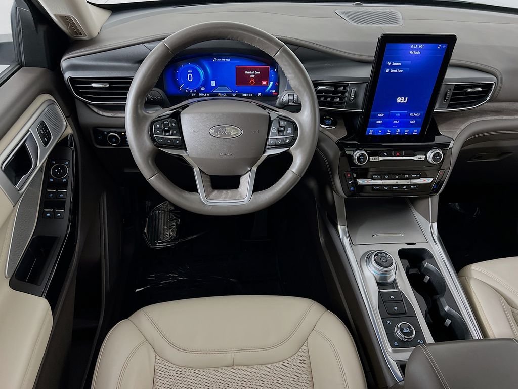Used 2023 Star White Metallic Tri-Coat Ford Platinum image 24