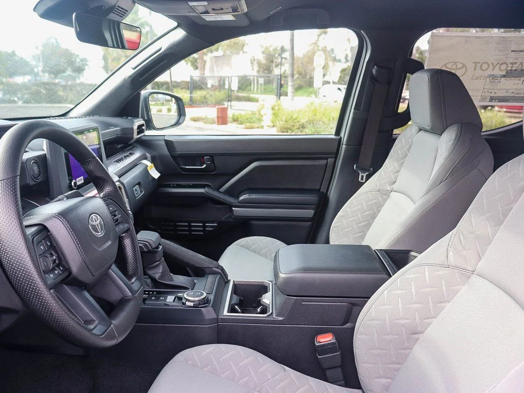 2026 Toyota Tacoma SR5 - Photo 16