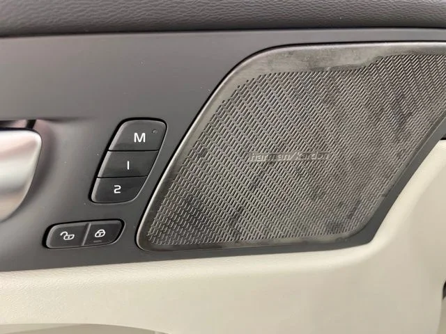 Used 2024 White Volvo T8 Plus Dark Theme image 17