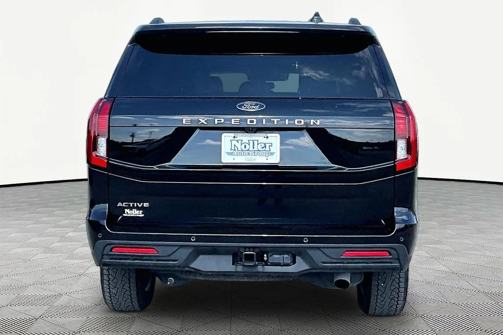 Certified Used 2025 Black Metallic Ford Active image 4